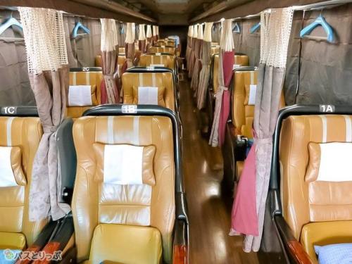 「グランシアファースト」車内