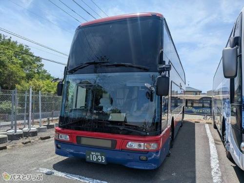 2階建てバス（3列シート）正面