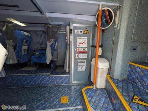 乗車口正面にトイレ