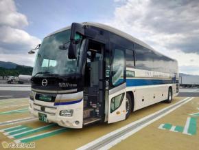  車内設備充実で利用しやすい！ 長野と各地を結ぶ「伊那バス」高速バスの4列シート車両を紹介 