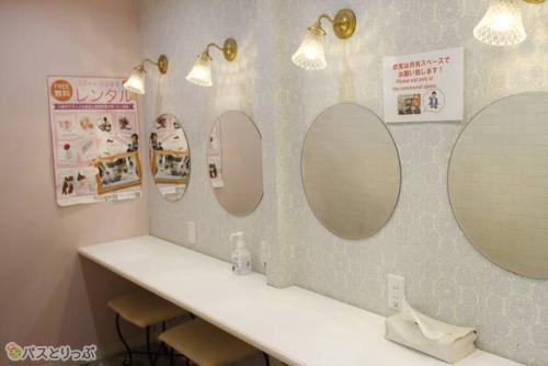 奥にもパウダールームがあります.JPG