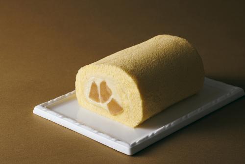 「京橋千疋屋」の「お芋とりんごのロール」税込み1,728円