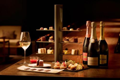 「Chocolate Voyage Champagne High Tea」税込み15,000円（サービス料含む）