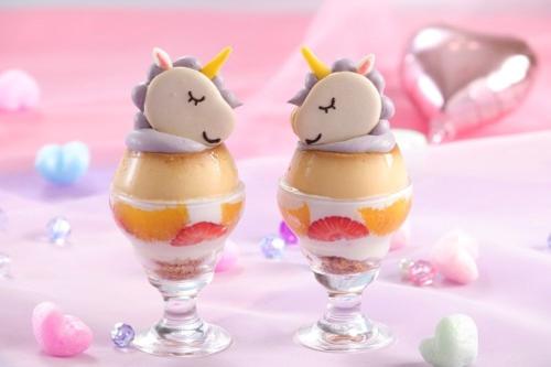 「ぷるプリンアラモード ファンシーバージョン」単品・税込み900円、ドリンクセット・税込み1,700円(いずれもサービス料含む)