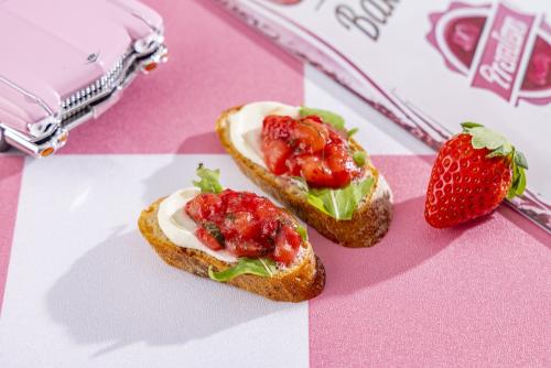 アフタヌーンティー「ストロベリー プティ・ブーランジェリー」イメージ