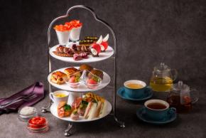 オリエンタルホテル広島:赤&ショコラがテーマの新作アフタヌーンティー、26年1月5日より各日4食限定登場