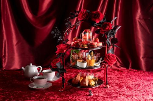 アフタヌーンティー「フレーズ・エ・ローズルージュ(Fraise et rose rouge)」イメージ