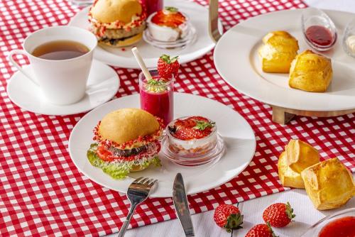 「ストロベリーピュアルージュ アフタヌーンティー」イメージ