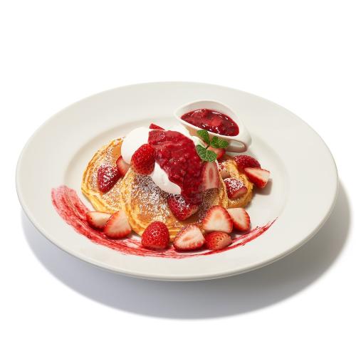 「サラベス」の「ベリーストロベリーパンケーキ」税込み2,400円