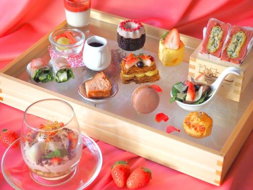 「苺に恋するストロベリーアフタヌーンティー」イメージ