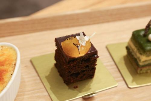 「杏とチョコレートのケーキ」イメージ