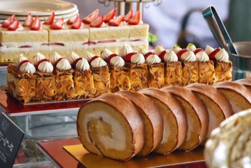 「苺の饗宴 2026 春香るスイーツフェス」イメージ