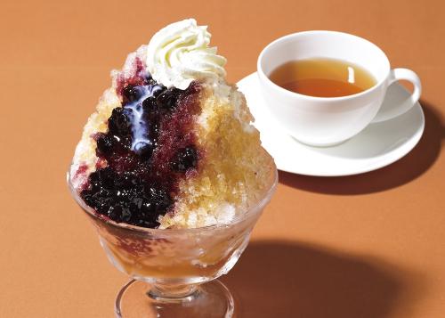 「ほうじ茶とカシスのかき氷～ケーキ仕立て～」ほうじ茶付き・税込み1,200円