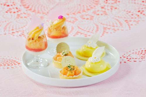 「Peach Vacances Afternoon tea」イメージ