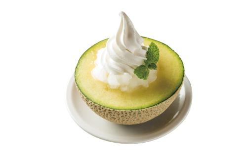 ニュウマン新宿「800°DEGREES NEAPOLITAN PIZZERIA」の「半カットメロン(カットメロン)〜フロマージュブランソフトとレモネードソルベ〜」税込み1,600円