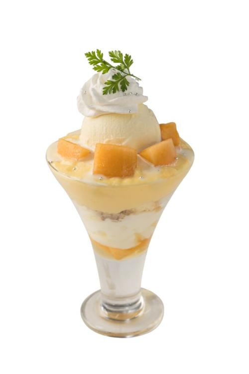 ルミネエスト新宿「Ochobohan」の「贅沢メロンパフェ」ドリンク付き・税込み2,000円(各日5食限定)