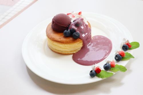 「ブルーベリーパンケーキ 」税込み1,400円（サービス料含む）