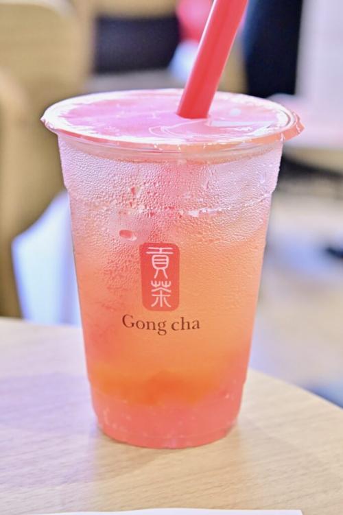 「ピールフルピーチ ティーエード」Mサイズ・税込み670円〜