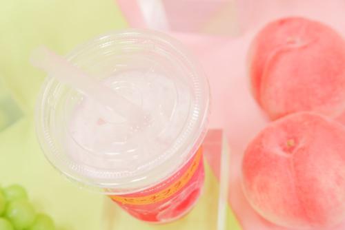 8月11日より発売される「ピーチフラッペ」イメージ