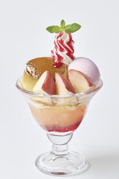 「自家製プリンのジョナサンデー(桃)」税込み879円
