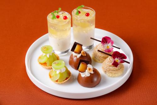 「アフタヌーンティーセット Harvest Elegance~シャインマスカット×モンブラン~」イメージ