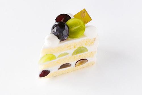 「季節のフルーツショートケーキ ～シャインマスカット＆巨峰～」ピース・税込み1,102円〜