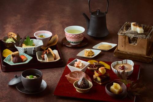 「実りの京旬とチョコレートアフタヌーンティー」イメージ
