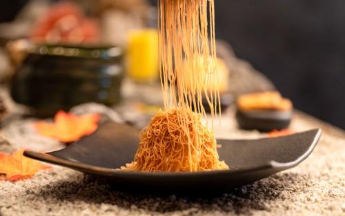 「栗とキャラメルの饗宴 秋のアフタヌーンティー」イメージ