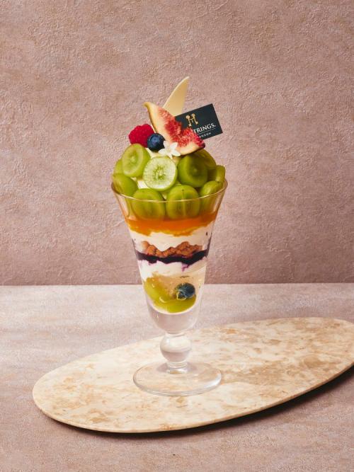 「シャインマスカットパフェ」税込み3,910円（サービス料含む）