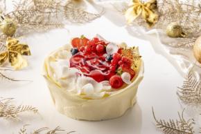 キンプトン新宿東京：バラ＆エルダーフラワー香る純白のクリスマスケーキ、9月10日より予約受付