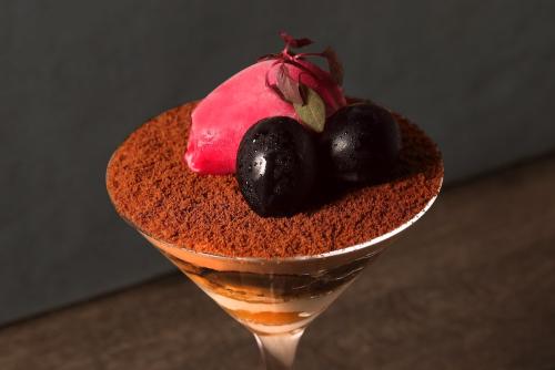 「parfait marron tiramisu -栗と葡萄のティラミスパフェ-」イメージ