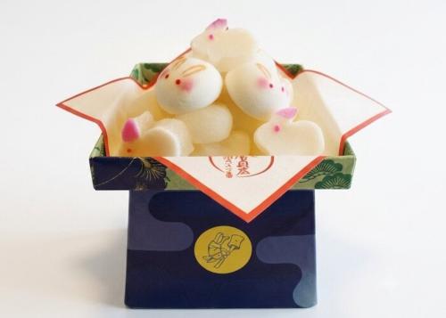 「京菓子處 鼓月」の「月見セット」3個入り・税込み778円、5個入り・税込み1,080円