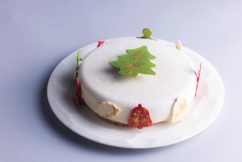 「ほうじ茶・みかん・バニラのムースケーキ」税込み6,500円