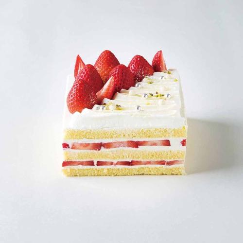 「ウェスティンホテル横浜」の「ガトー ド フレーズ」税込み6,800円