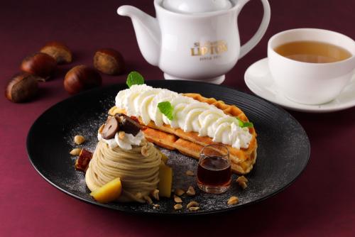 四条店限定「和栗のモンブランワッフル（アールグレイティ付き）」税込み1,800円