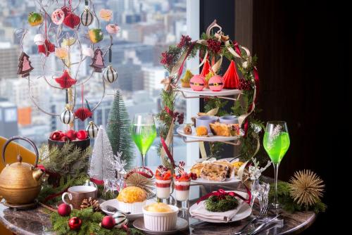 クリスマス特別メニューを含めた「ウィンター&クリスマスアフタヌーンティー」イメージ