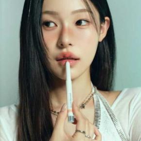 韓国コスメ発♡リップも自在に！4in1マルチペンシルが登場