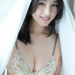 相楽伊織の新境地♡写真集『Beside Seaside』が魅せるオトナ旅