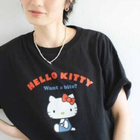 Ungrid×ハローキティが初コラボ♡ヴィンテージTシャツ＆ポーチ登場