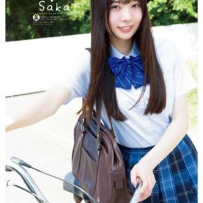 週刊少年チャンピオン表紙に坂井新奈が登場♡制服姿が初々しすぎる！