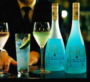 ホテルニューオータニの夜ビュッフェで夏スイーツとカクテルを満喫