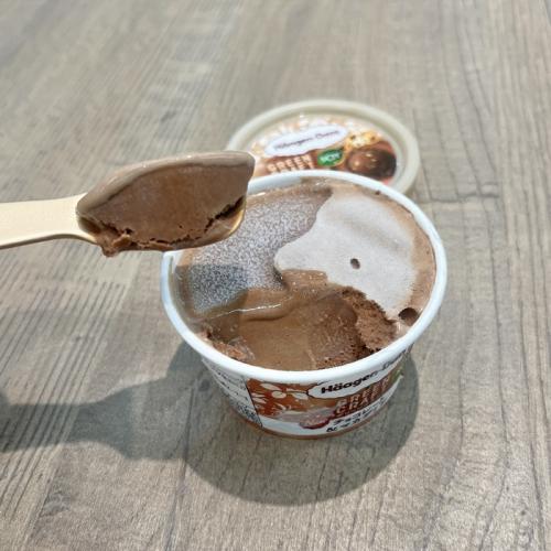 ハーゲンダッツ GREEN CRAFTのチョコレート&マカデミア④