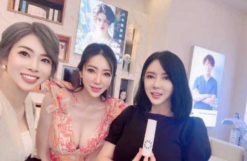 ナオミさんと日本人スタッフのかよさん