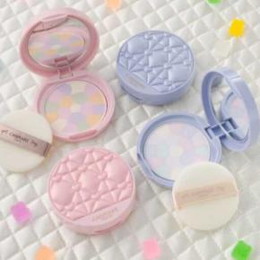 限定デザイン第4弾!キャンメイクのフェイスパウダーで叶える透明感