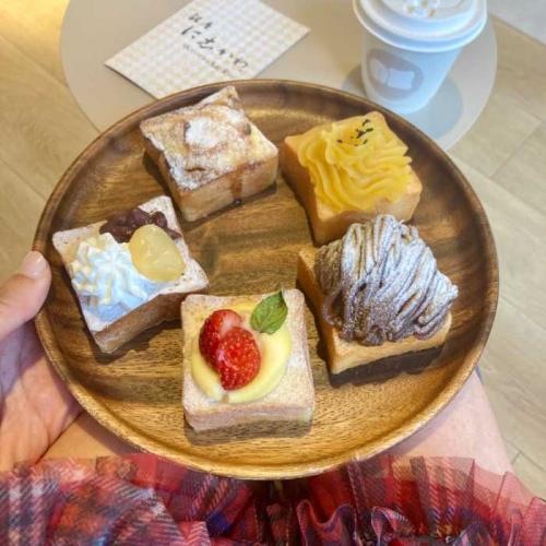 GINZA NISHIKAWA COFFEE ROASTERY 食パンカフェスタンド 三田慶應大前店の半生ラスク、ドリンク