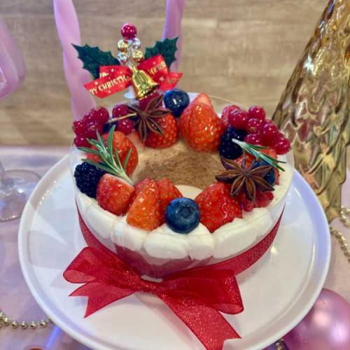 いちごfactoryのいちごのバウムリースケーキ