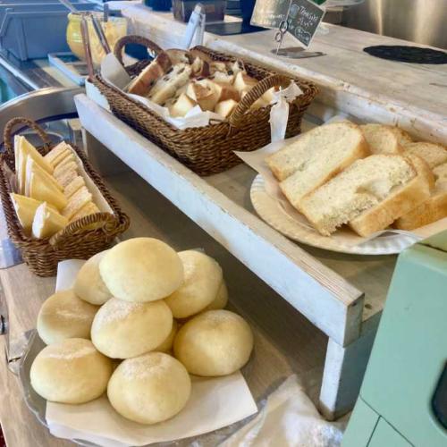 TAMAGOYAベーカリーカフェのランチブッフェパン