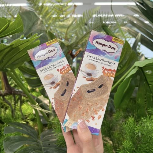 ハーゲンダッツ のロイヤルミルクティークランチ⑥