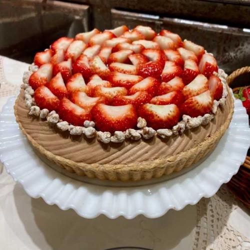 キルフェボンの特選 “紅ほっぺ”とチョコレートクリームのタルト(ホール)