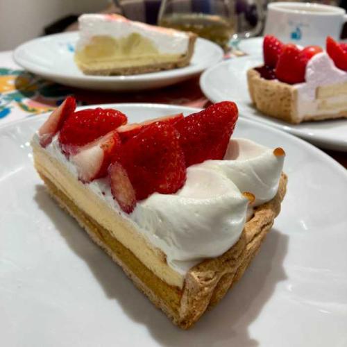 キルフェボンのイチゴとカスタードプリンのタルトカット